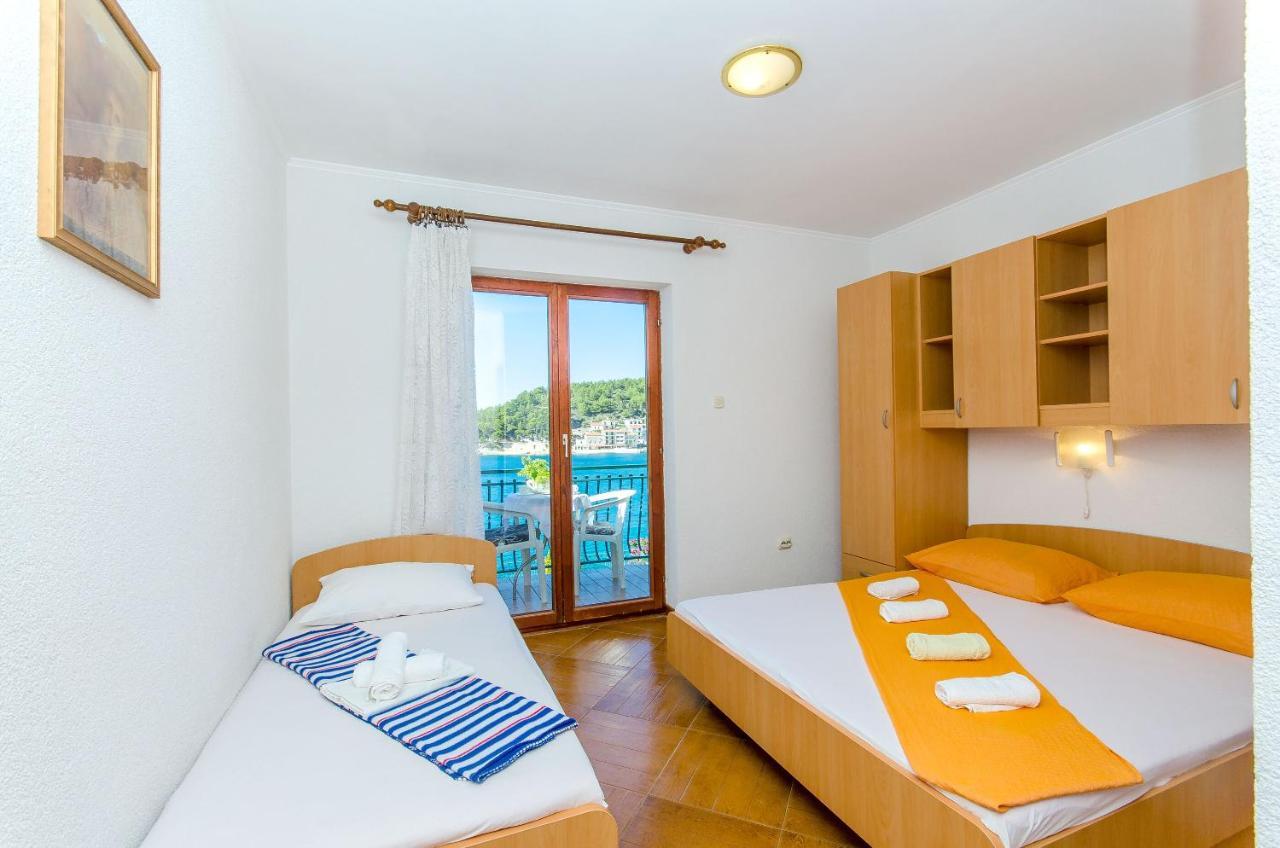 Apartments Moloco Drvenik  Kültér fotó